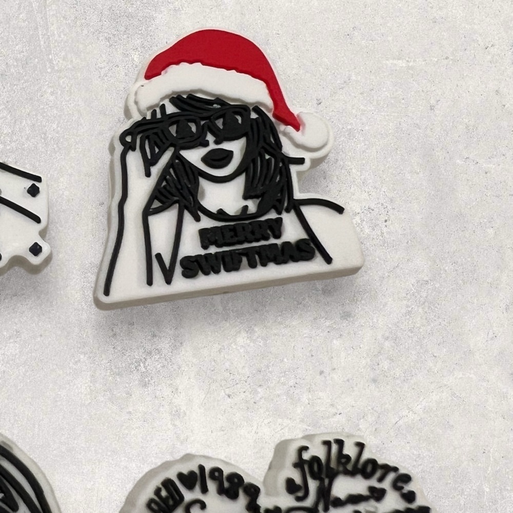 Taylor Swift Inspired Black & White Croc Charms (Set of 6) - Picture 3 of 3